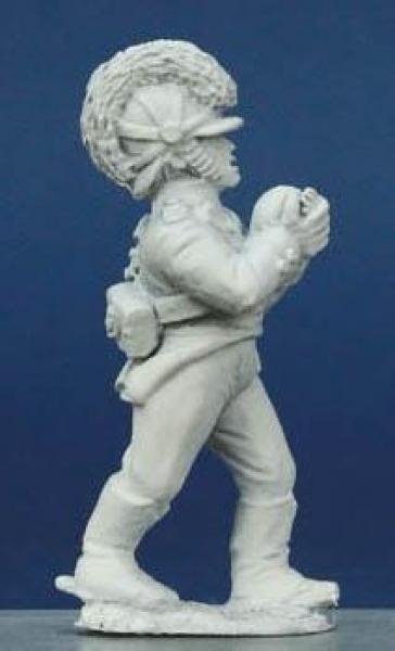 Front Rank Miniatures: WNA14 Wurttemberg Horse Artillery Crewman Pre 1811 - Gunner Carrying Round (6