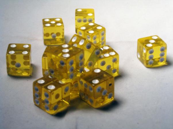 Square Cornered Dice: Yellow/White Translucent 16mm d6 (12)